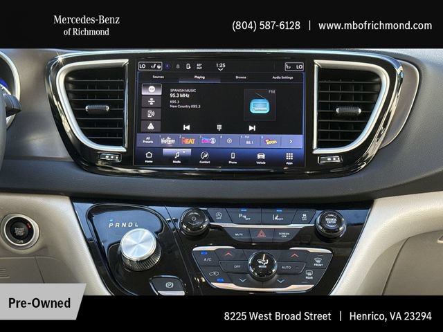 Used 2024 Chrysler Pacifica Touring-L FWD image 19