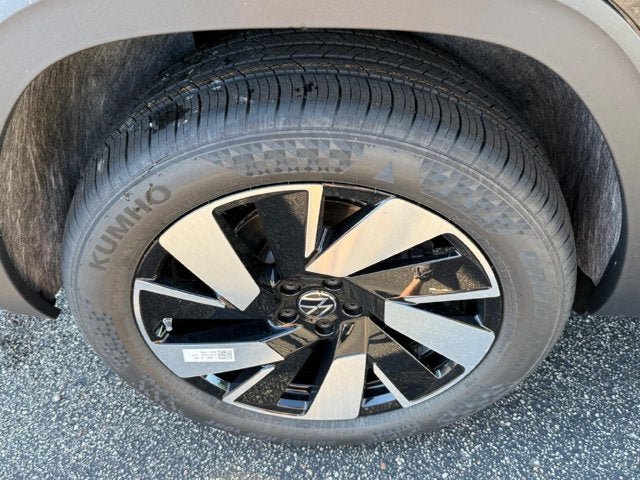 New 2026 Volkswagen Atlas Cross Sport SE AWD/4WD image 4
