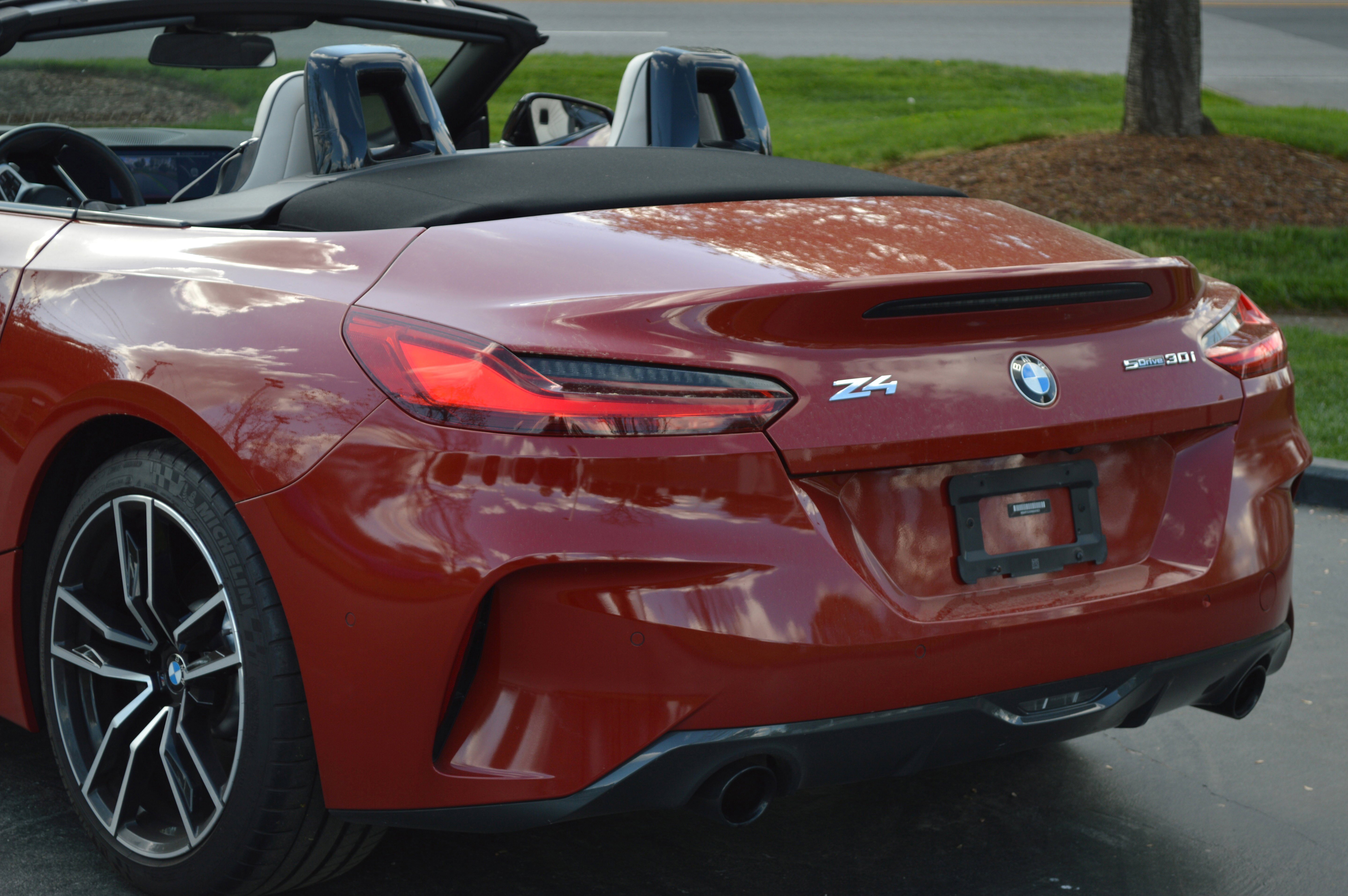 Used 2022 BMW Z4 sDrive30i w/ Premium Package image 3