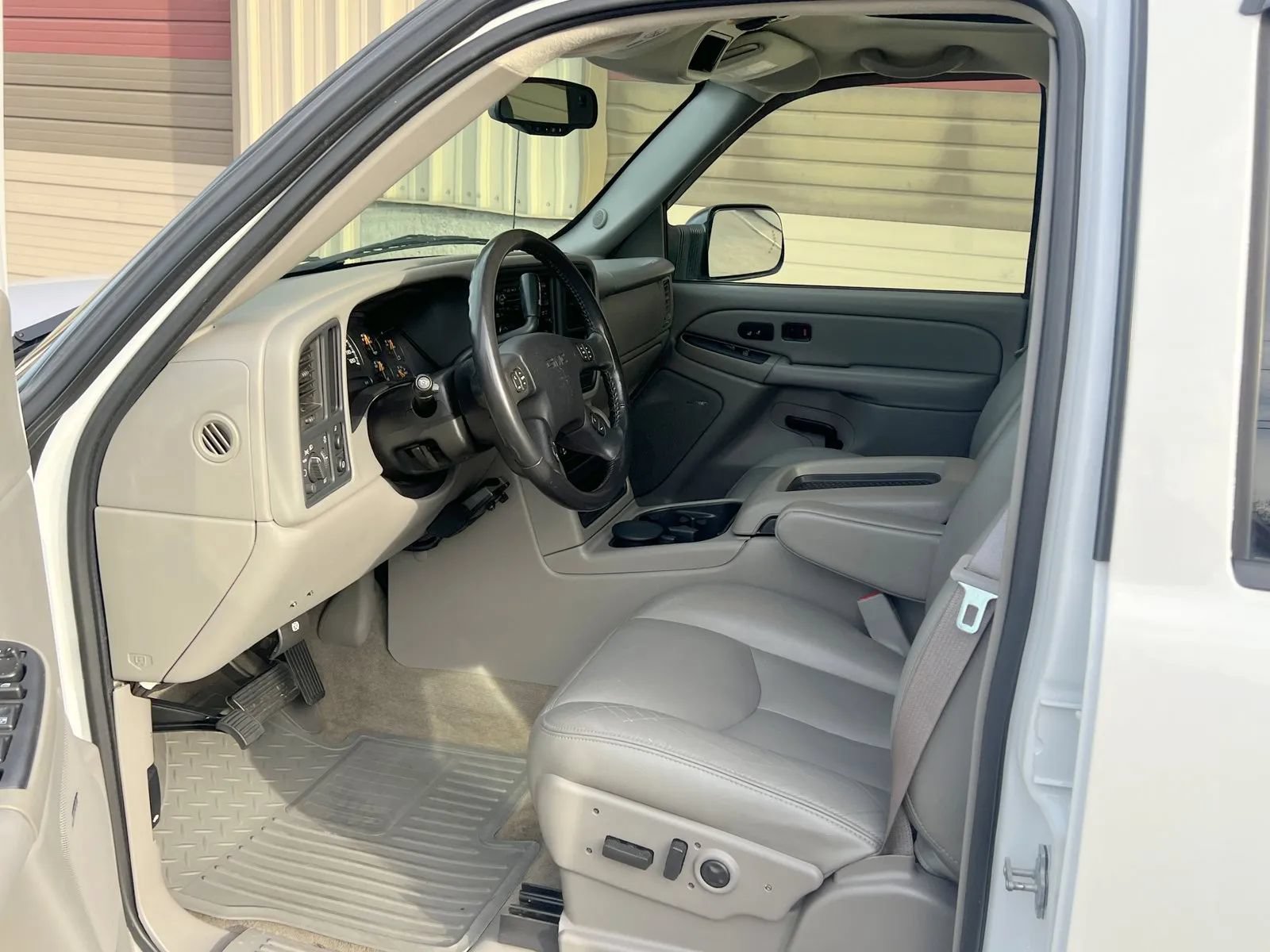 Used 2005 GMC Sierra 3500 SLT w/ Heavy-Duty Power Package RWD image 13