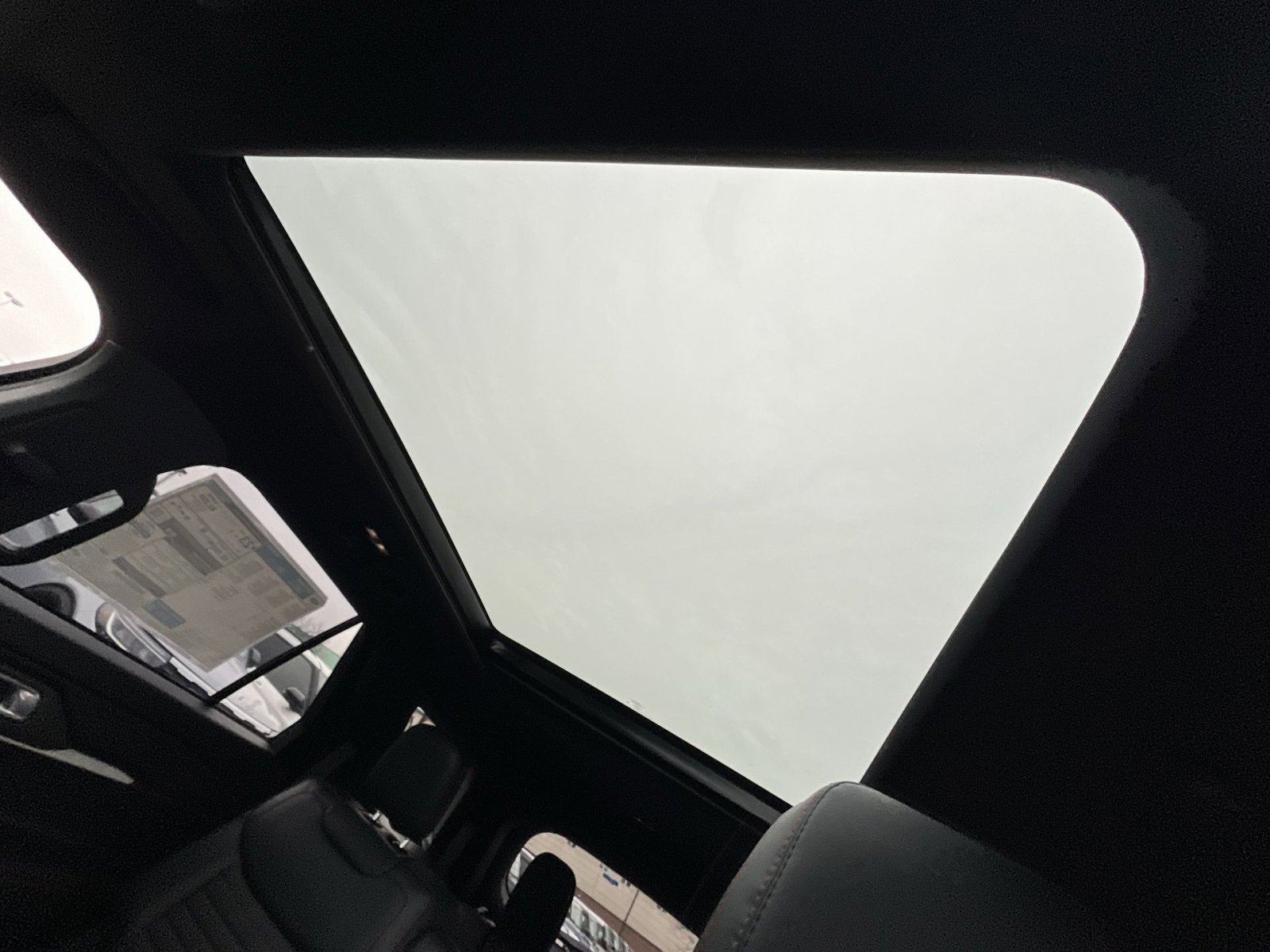 New 2026 Ford Explorer ST-Line w/ ST-Line Street Pack image 24