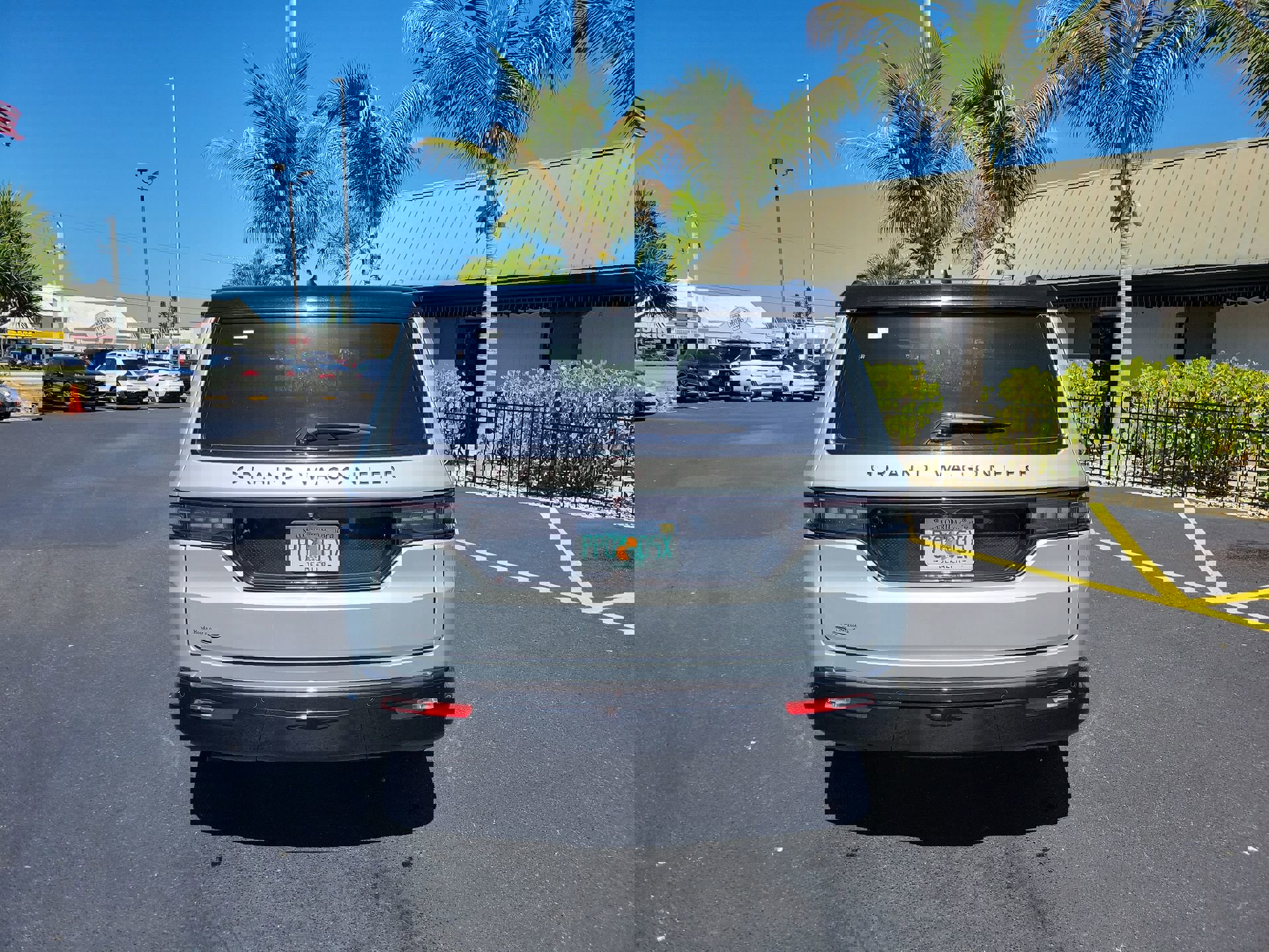 Used 2024 Jeep Grand Wagoneer L Series II w/ Quick Order Packagew 28T image 7