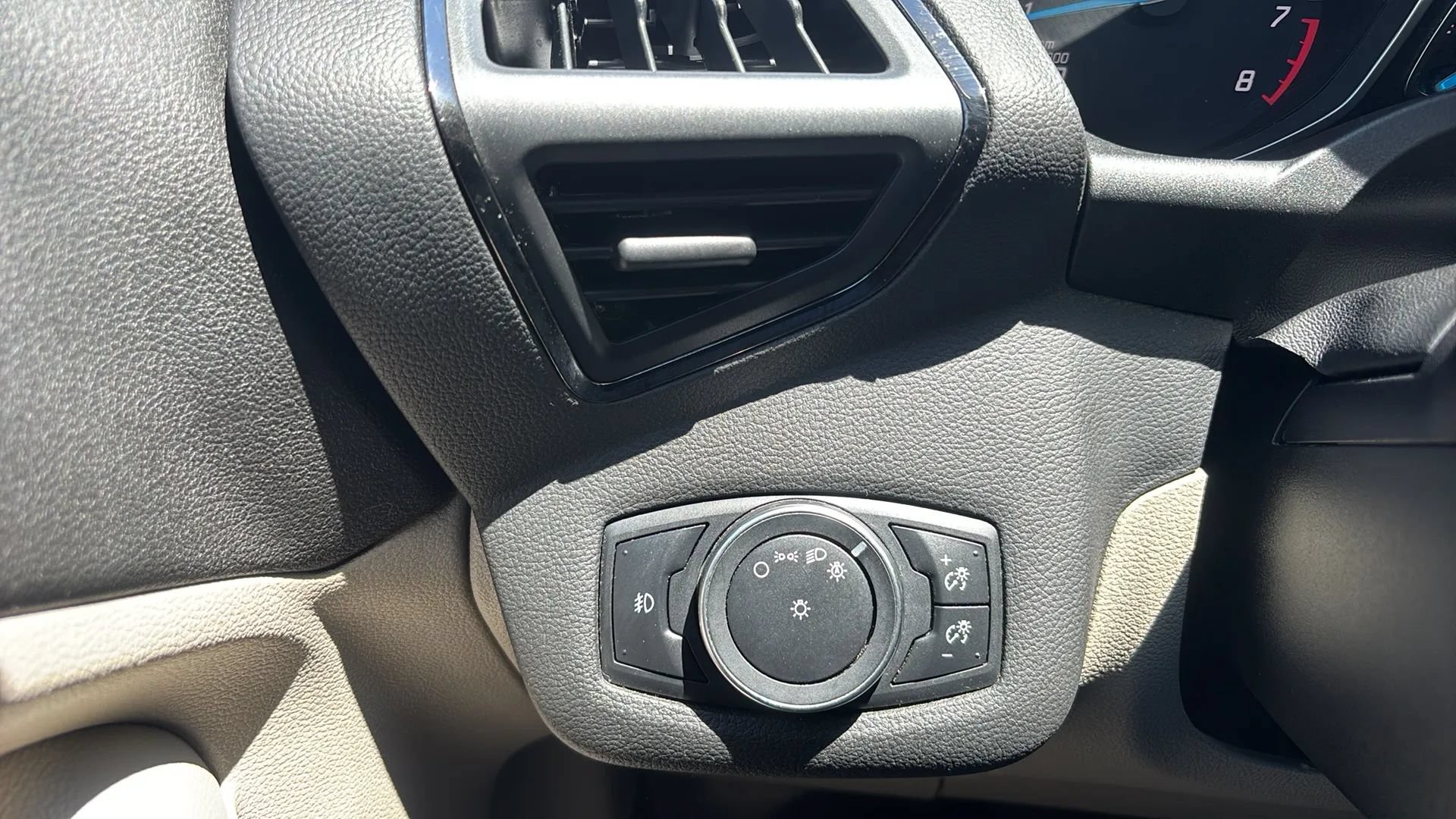 Used 2015 Ford Escape Titanium w/ Equipment Group 301A FWD image 16