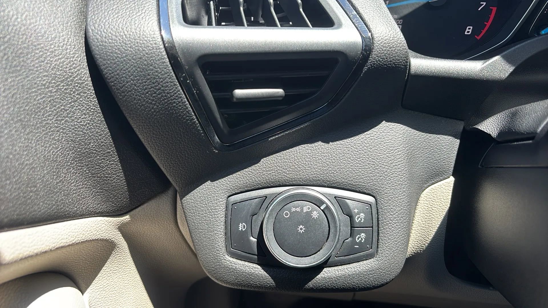 Used 2015 Ford Escape Titanium w/ Equipment Group 301A FWD image 16
