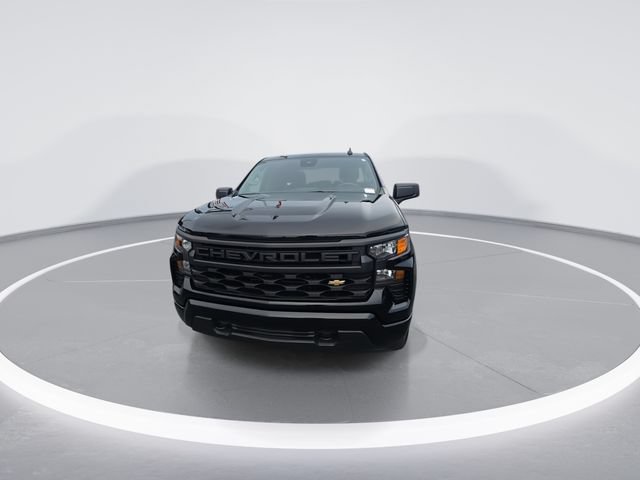 Used 2026 Chevrolet Silverado 1500 Custom AWD/4WD image 3
