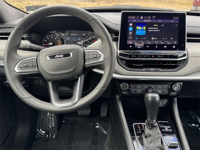 Used 2023 Jeep Compass Limited image 2