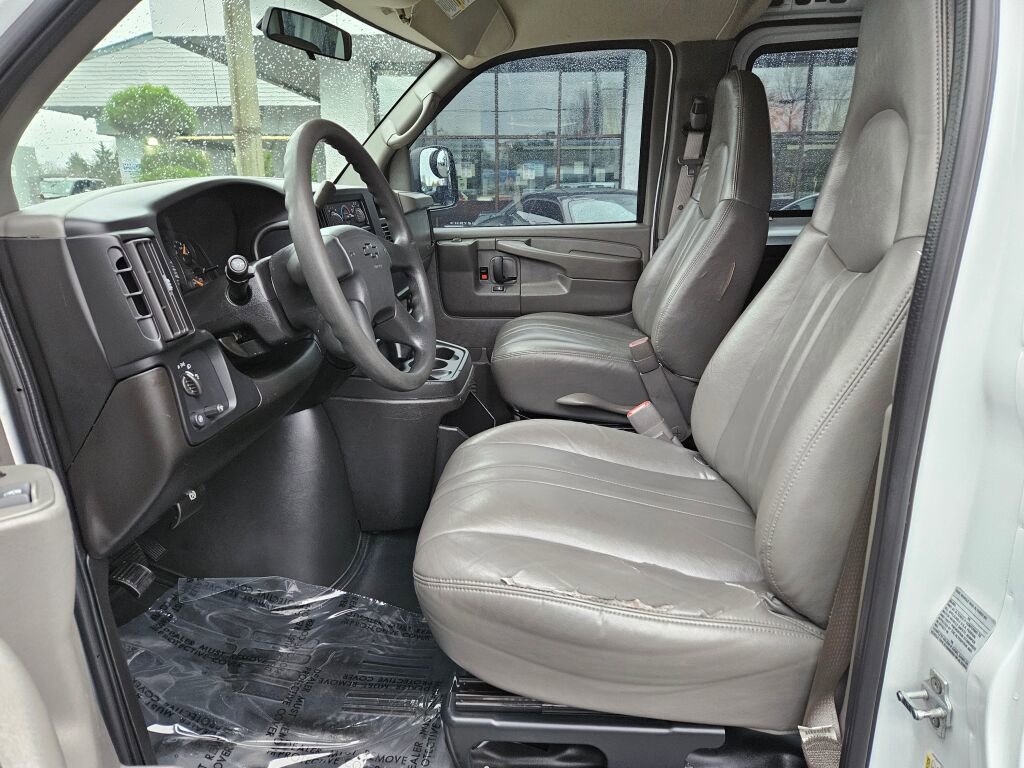 Used 2007 Chevrolet Express 2500 Extended image 13