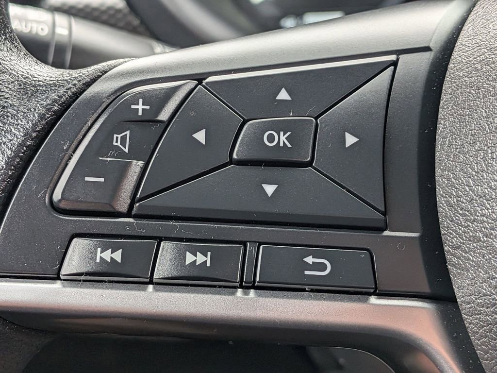 Used 2023 Nissan Kicks SV image 13