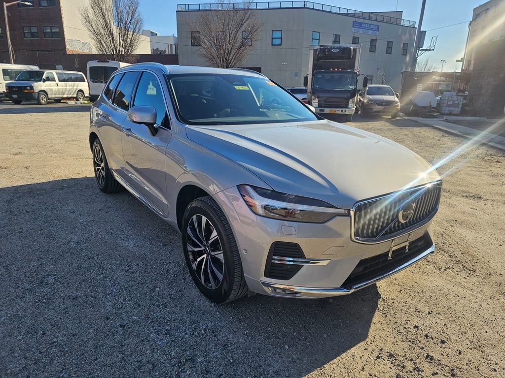 Certified 2023 Volvo XC60 B5 Plus image 5