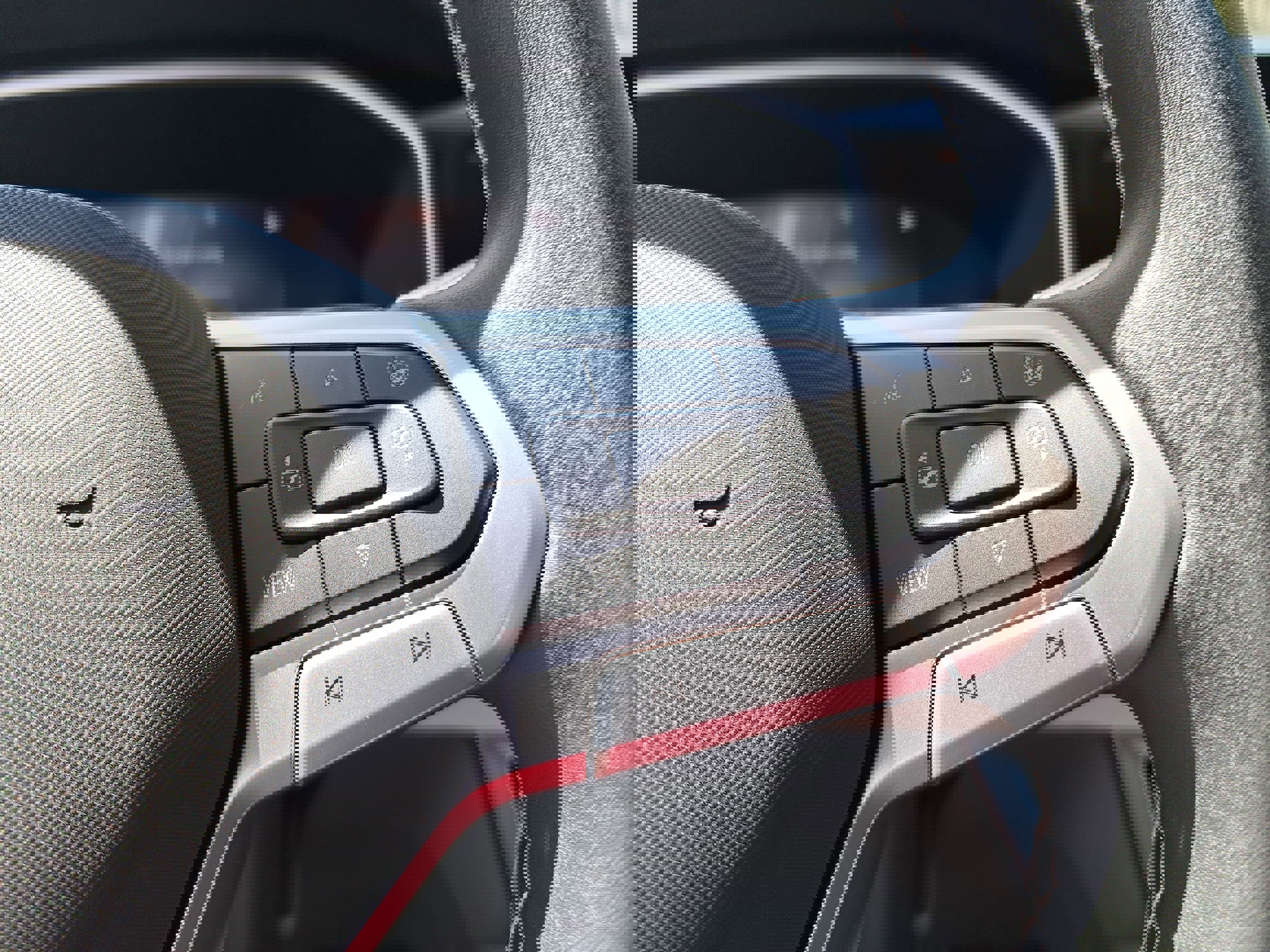 Certified 2025 Volkswagen Taos SE image 18