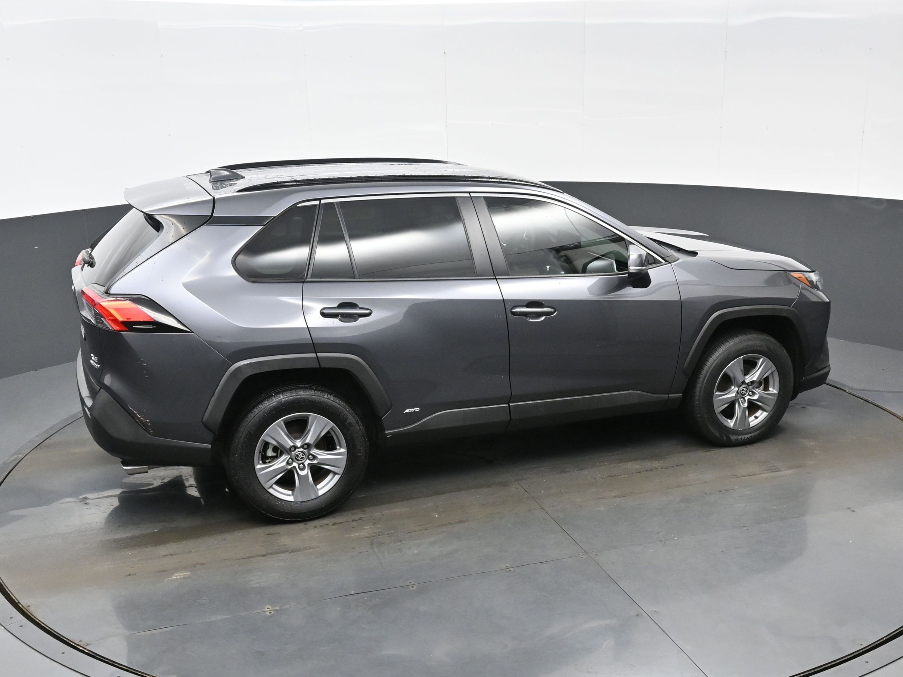 Used 2022 Toyota RAV4 XLE image 40