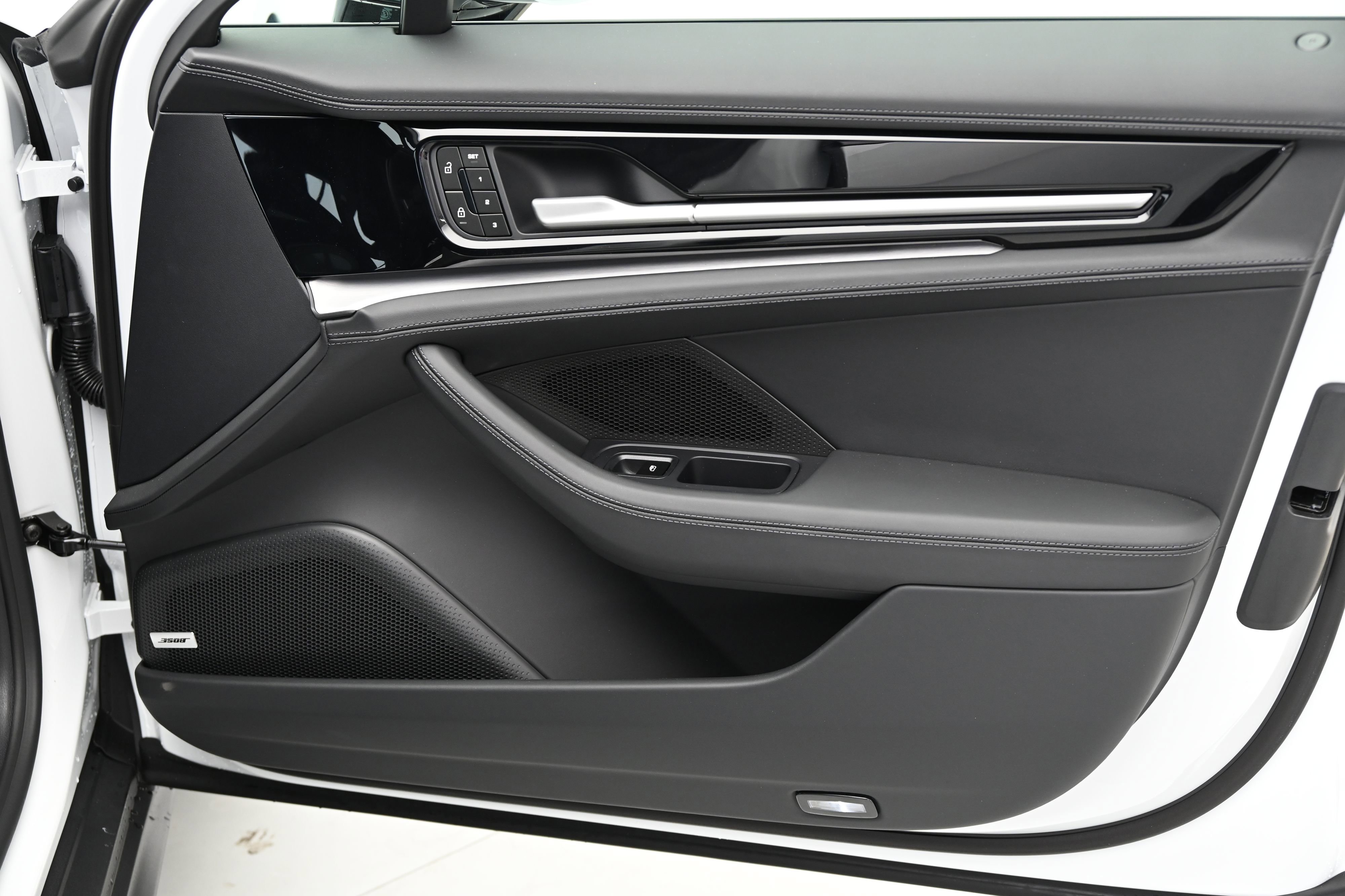 Used 2024 Porsche Panamera 4 image 26