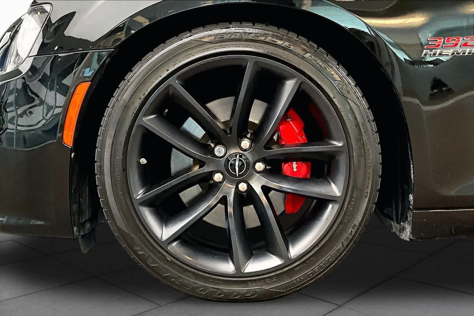 Used 2023 Chrysler 300 C RWD image 11