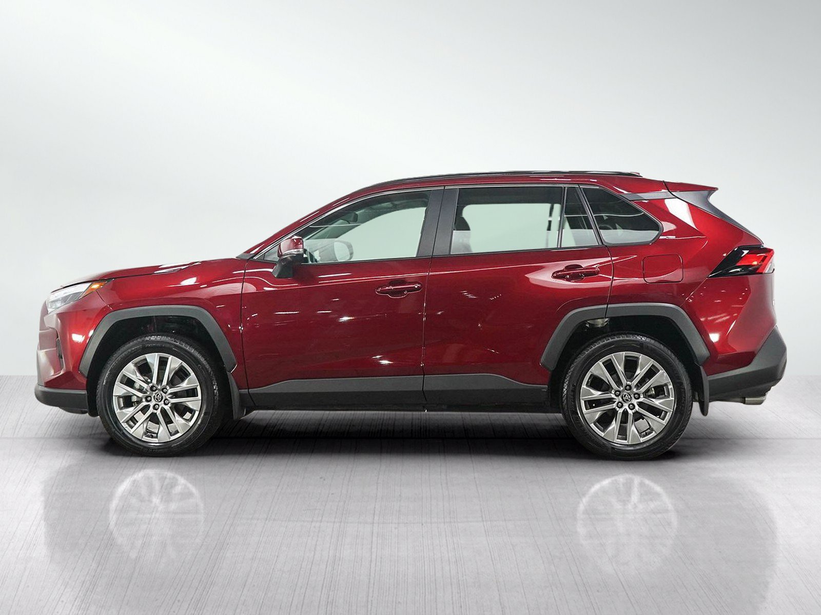 Used 2025 Toyota RAV4 XLE Premium w/ Weather Package AWD/4WD image 2