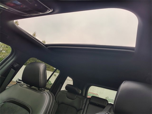 New 2025 Jeep Grand Cherokee 4WD image 4