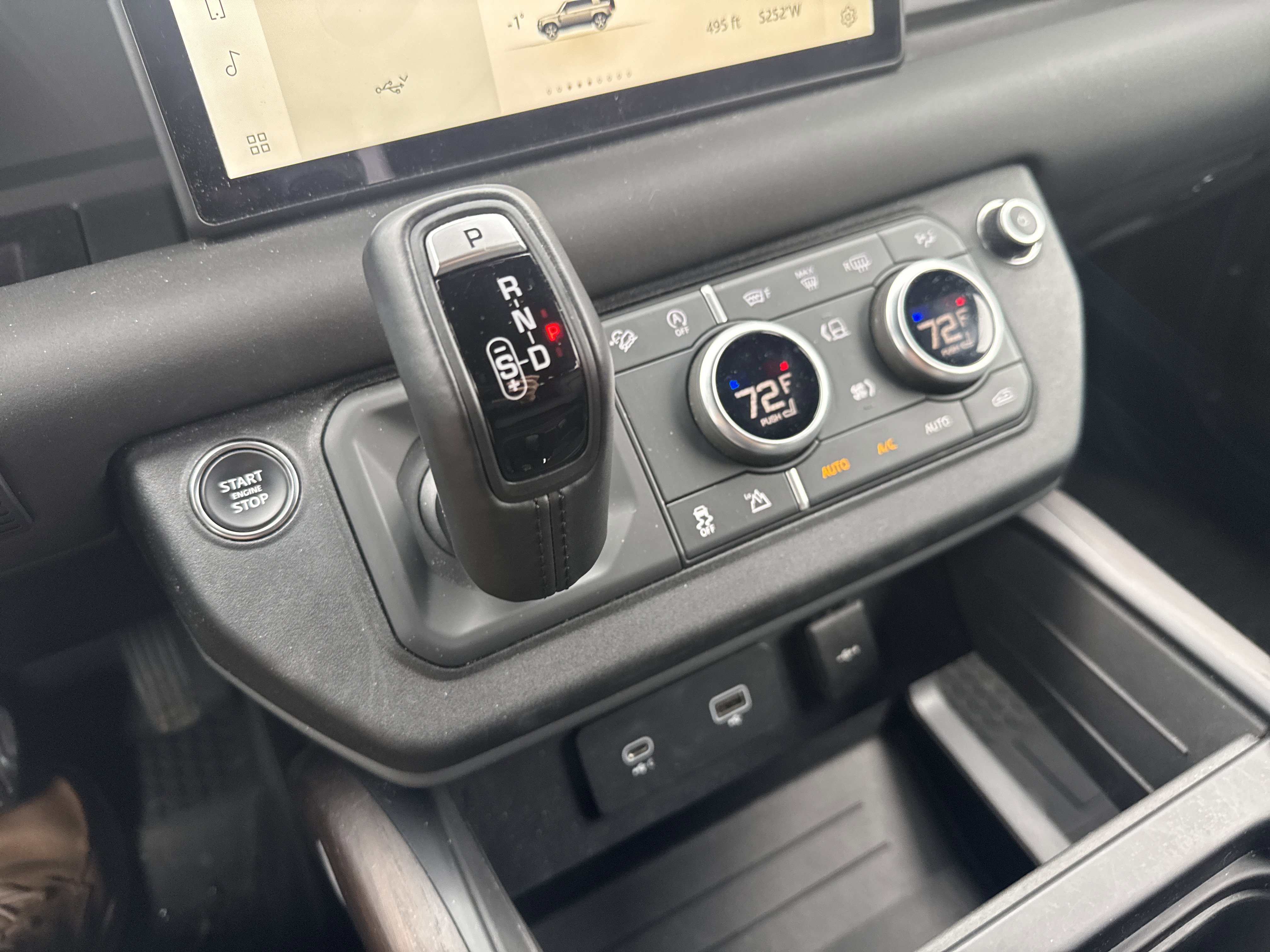 Used 2024 Land Rover Defender 110 X-Dynamic SE image 24