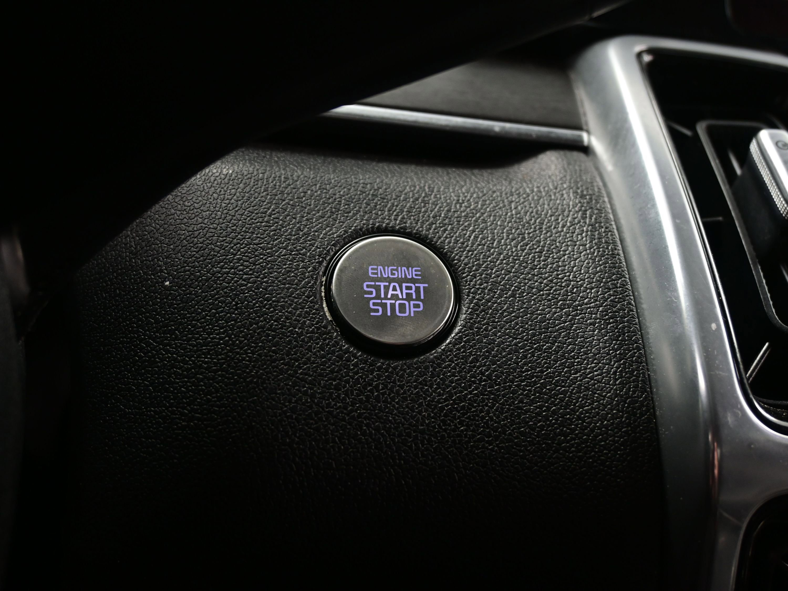 Used 2023 Kia Sorento SX image 26