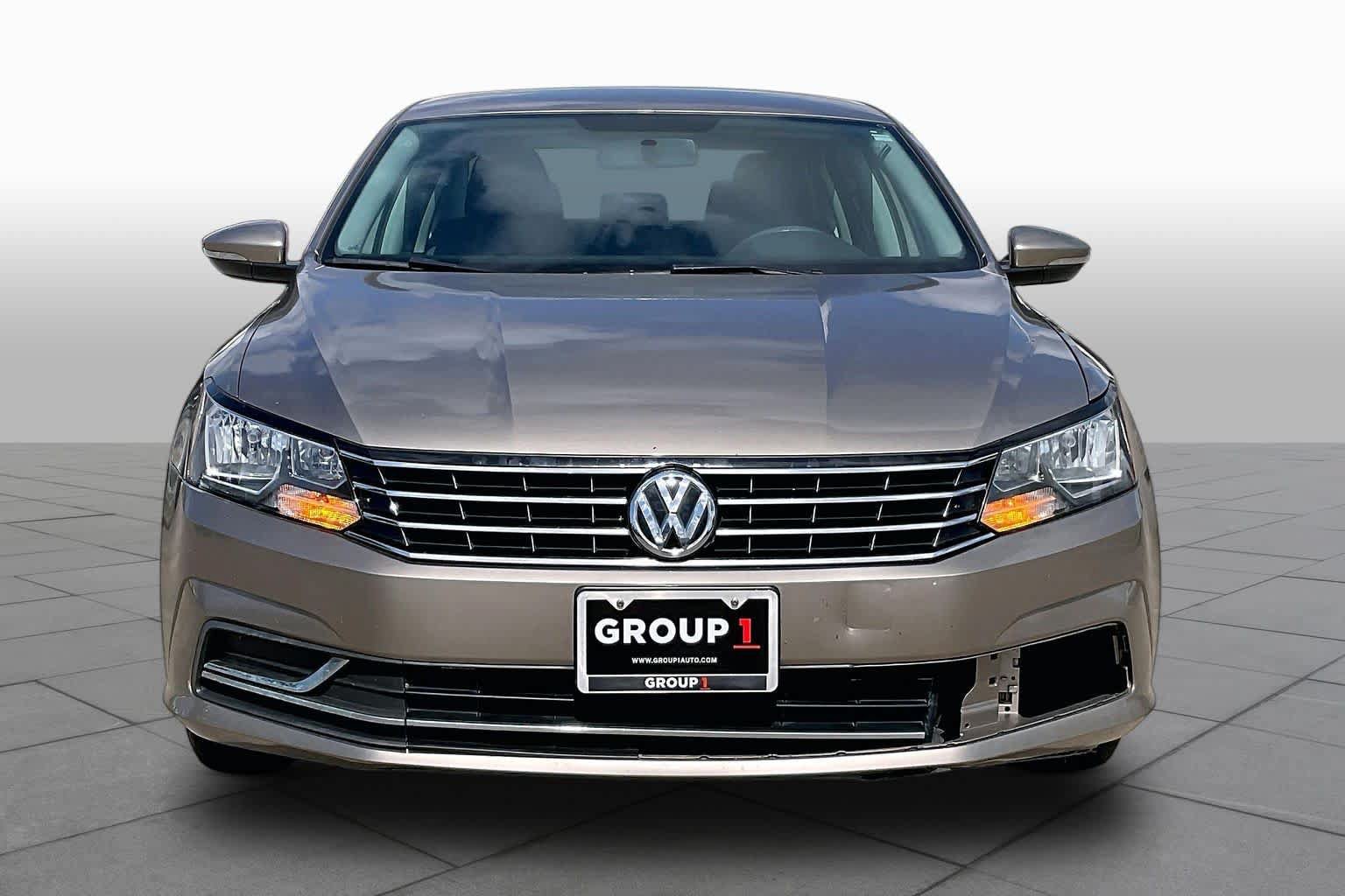 Used 2016 Volkswagen Passat 1.8T S FWD image 3