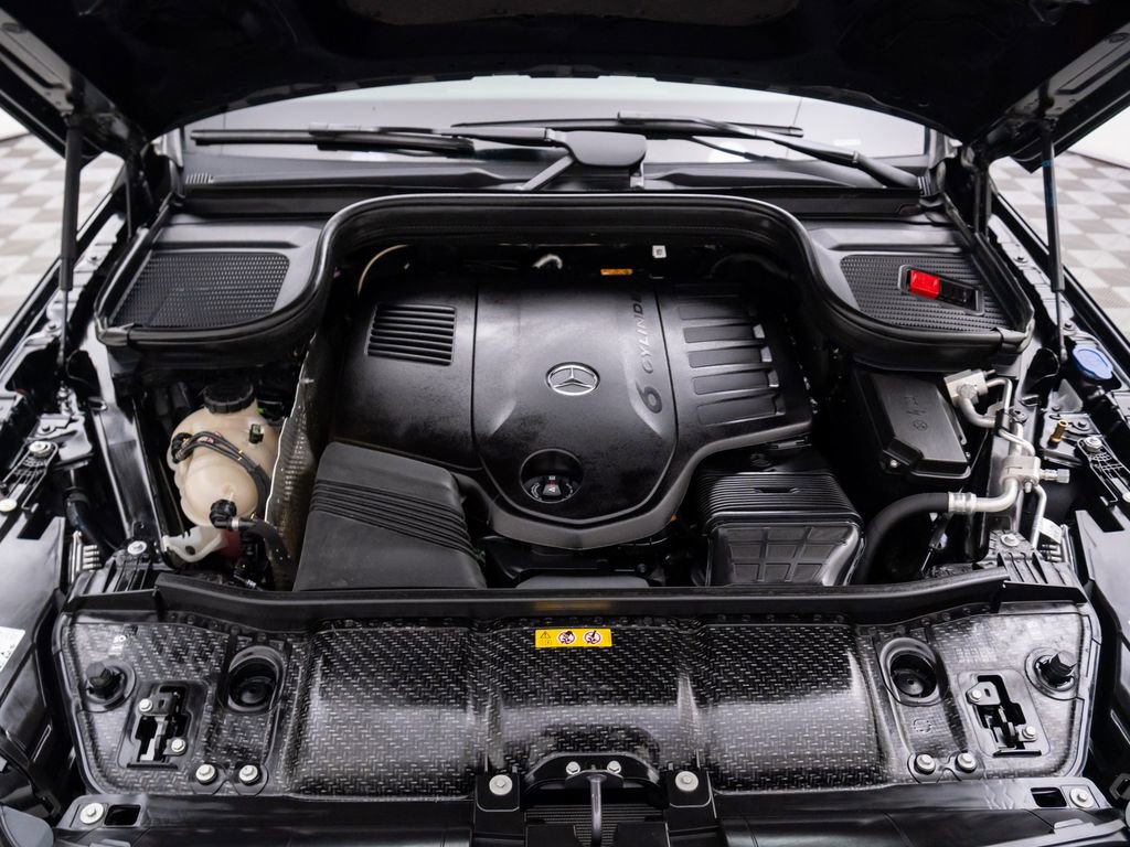 Used 2024 Mercedes-Benz GLS 450 4MATIC image 32