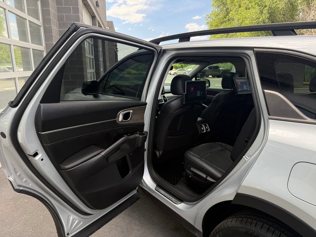Used 2022 Kia Sorento SX Prestige AWD/4WD image 35