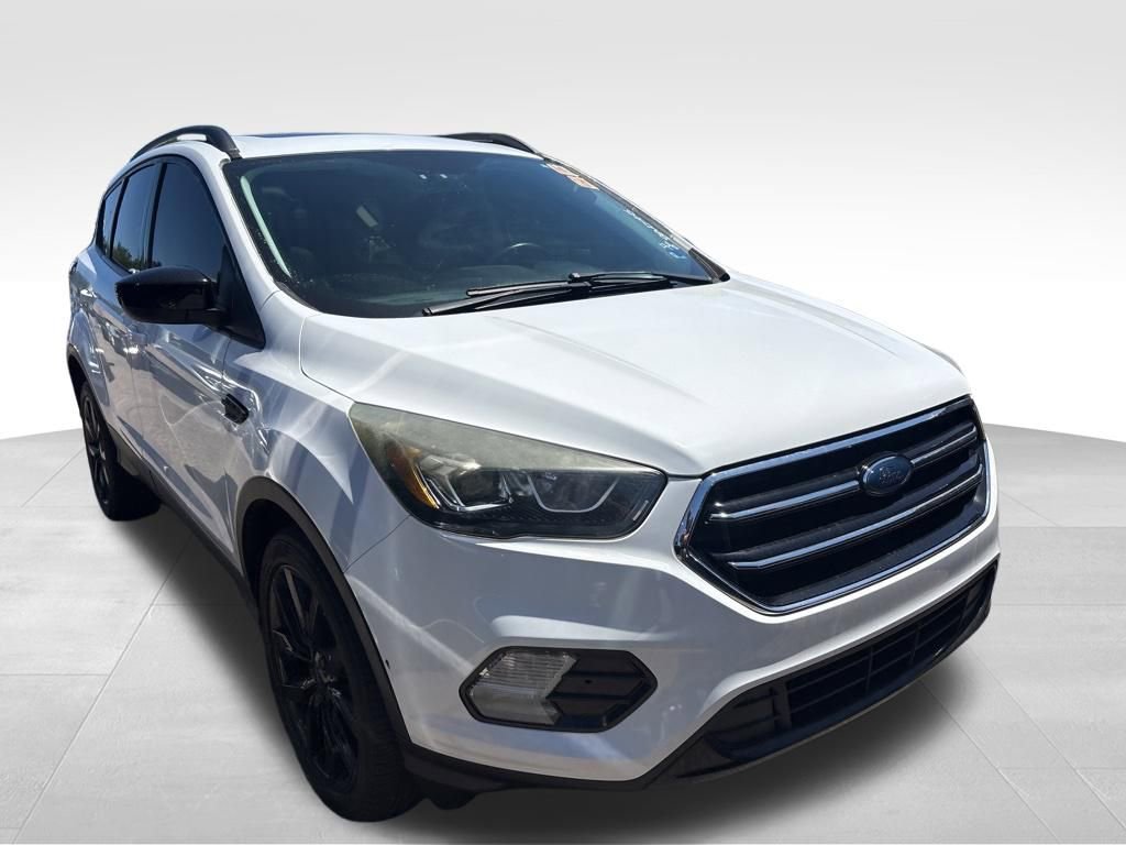 Used 2017 Ford Escape SE w/ Equipment Group 201A AWD/4WD image 7