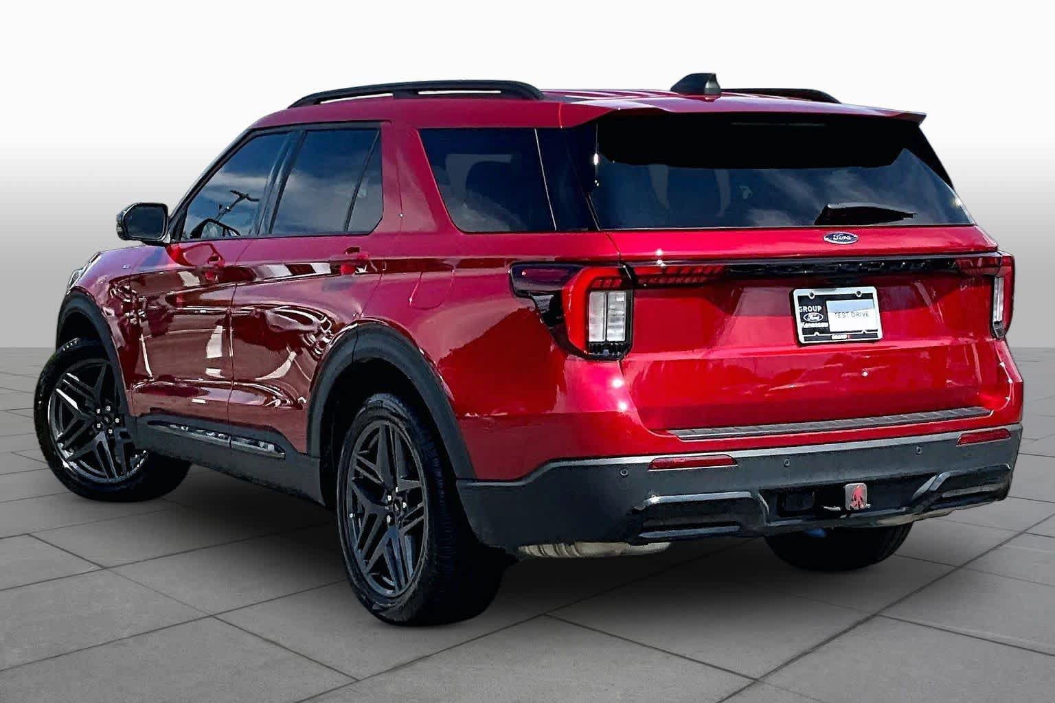 Certified 2025 Ford Explorer ST-Line w/ Premium Package RWD image 12