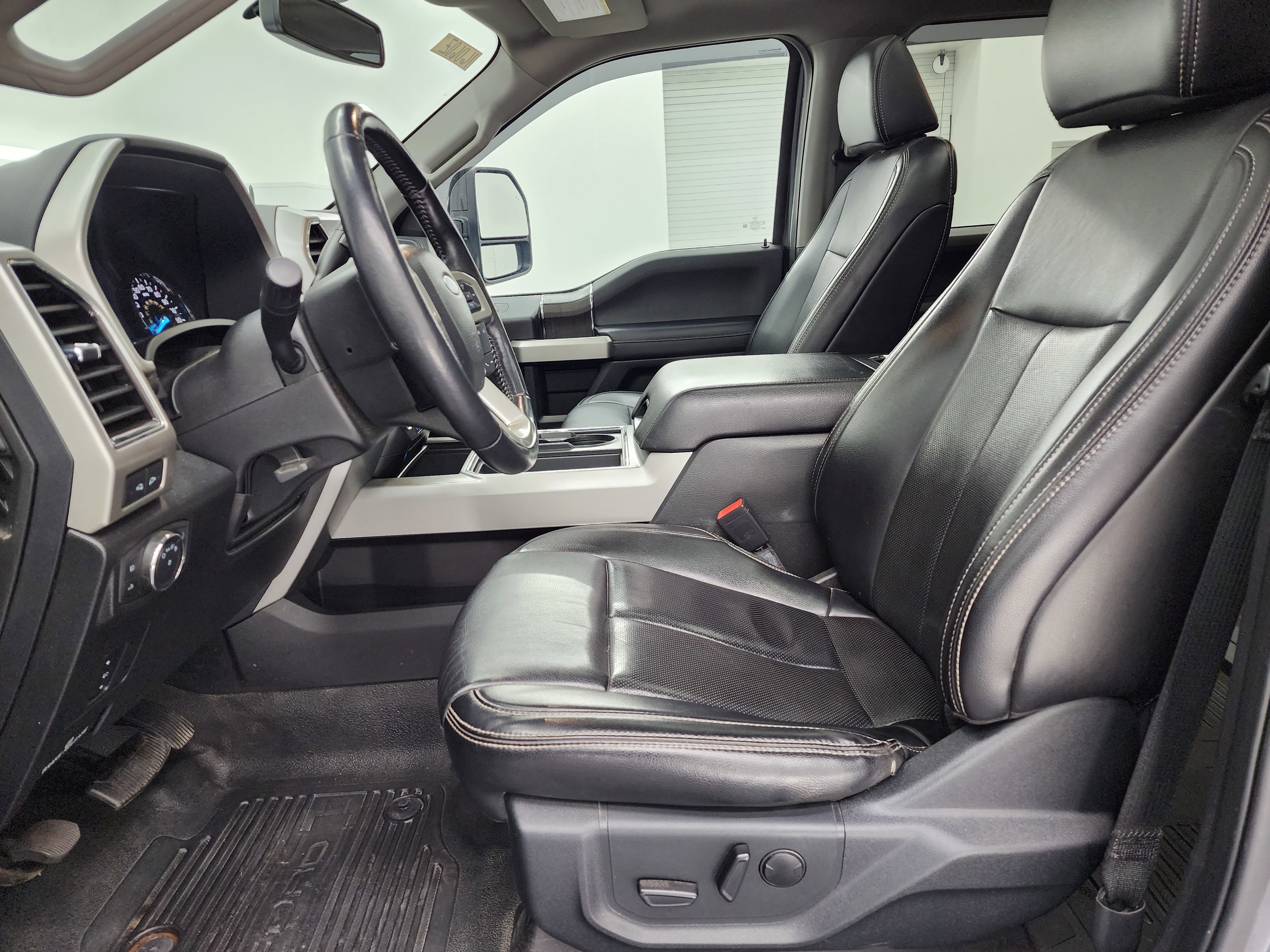 Used 2021 Ford F250 Lariat image 8