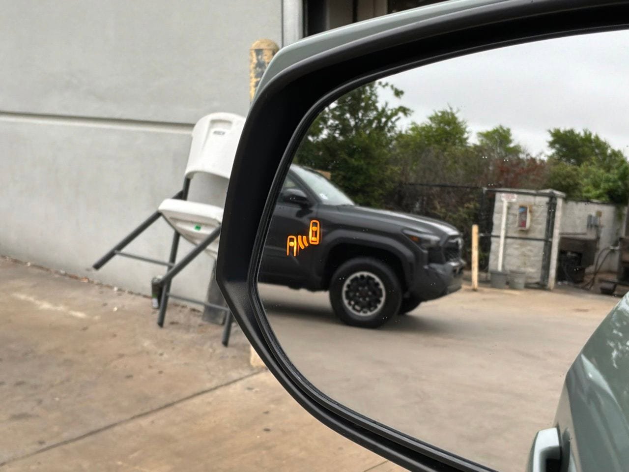 Used 2022 Toyota RAV4 XLE Premium AWD/4WD image 21