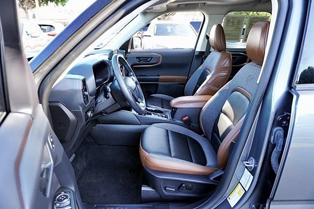 Used 2024 Ford Bronco Sport Outer Banks w/ Tech Package AWD/4WD image 14
