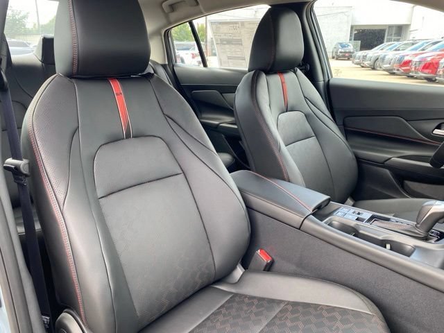 New 2027 Nissan Sentra SR w/ SR Premium Package FWD image 9