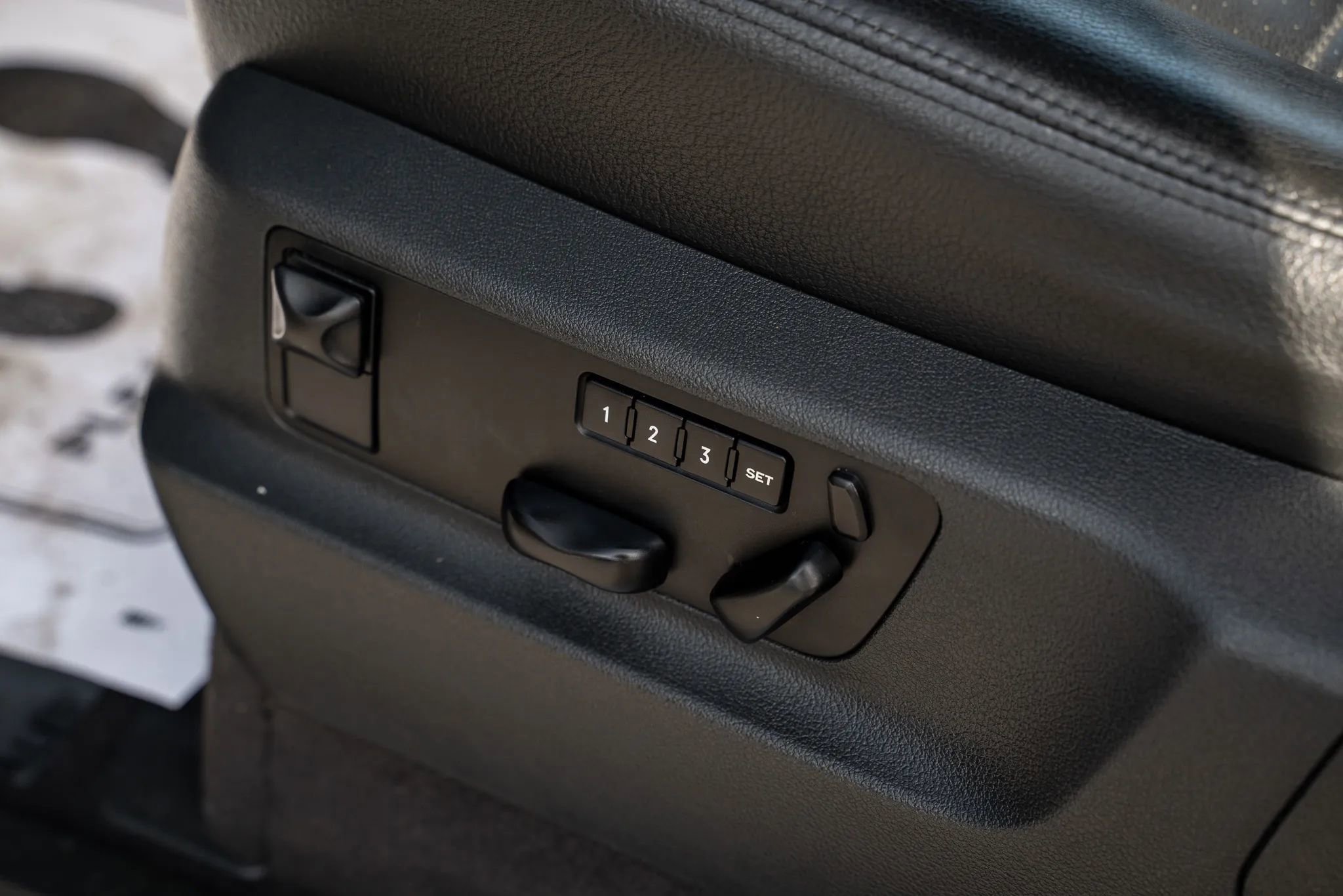 Used 2008 Porsche Cayenne S image 16