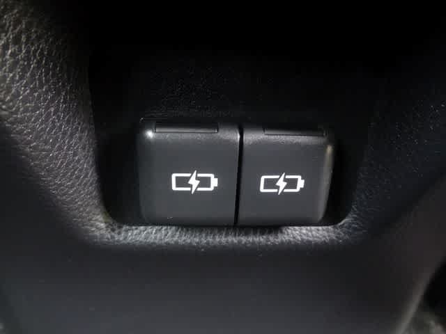 Used 2024 Toyota RAV4 XLE FWD image 11