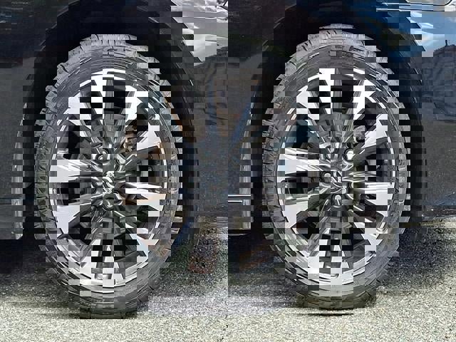 Used 2019 Nissan Sentra SR w/ Premium Package (SR) image 8