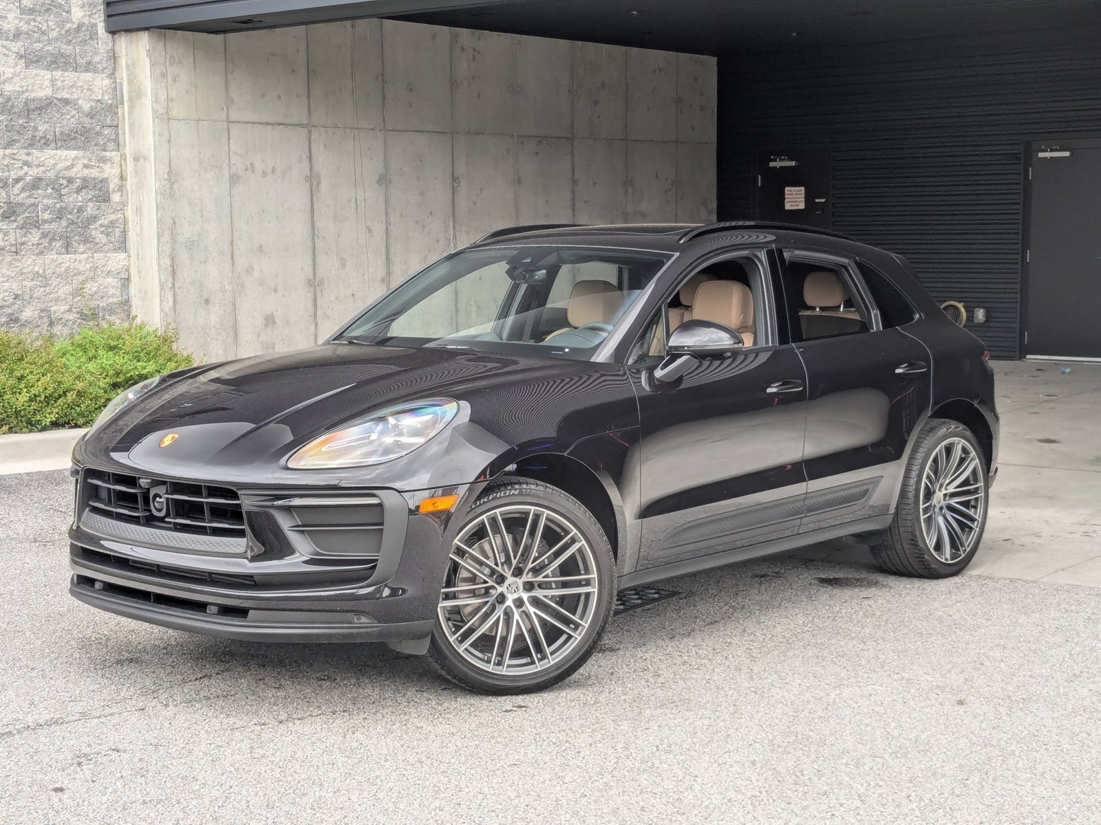 New 2026 Porsche Macan AWD/4WD image 1