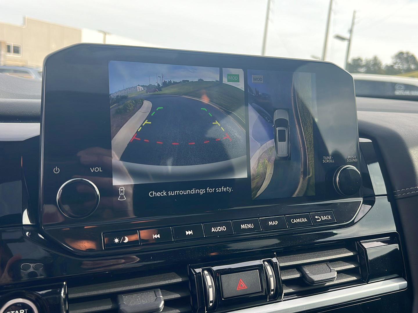 Used 2023 Nissan Pathfinder Platinum image 28