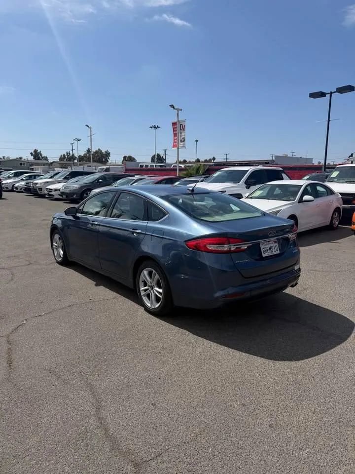Used 2018 Ford Fusion SE FWD image 5