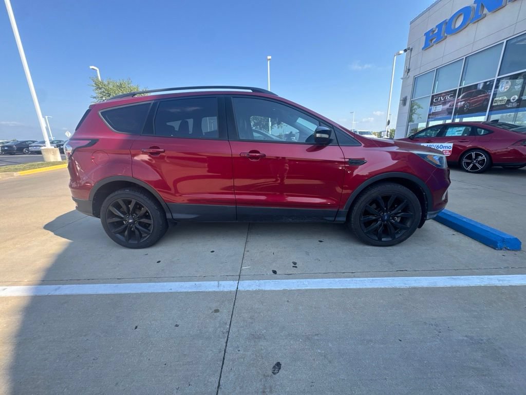 Used 2017 Ford Escape Titanium AWD/4WD video 3