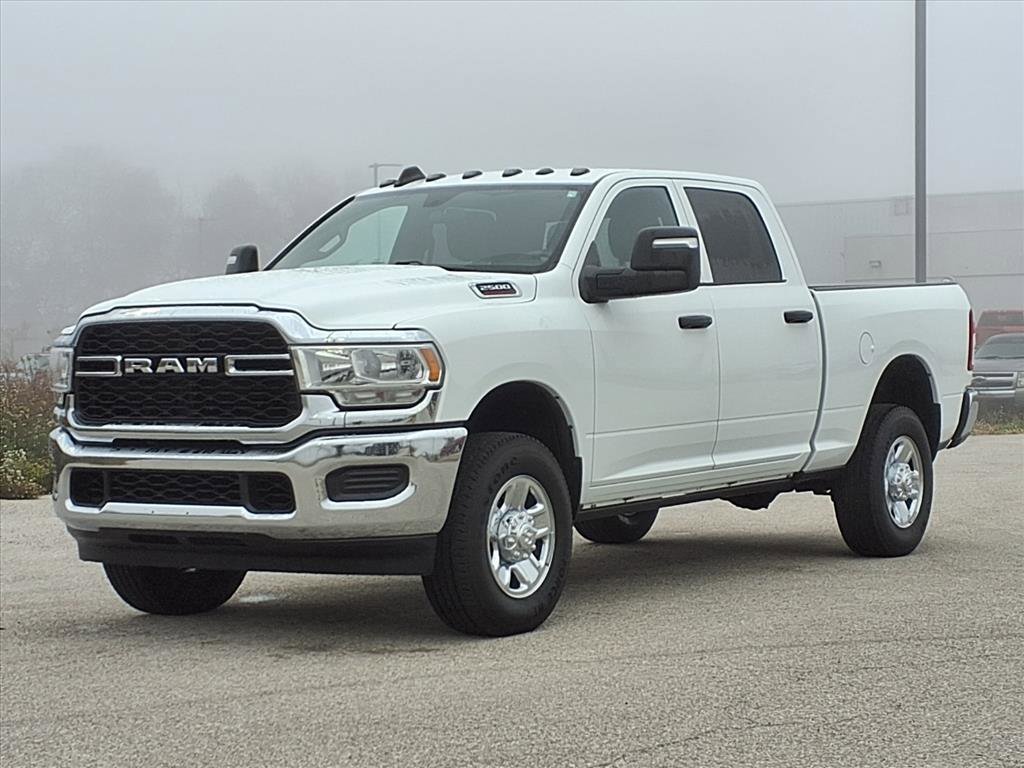 Used 2024 RAM 2500 Tradesman w/ Chrome Appearance Group image 30