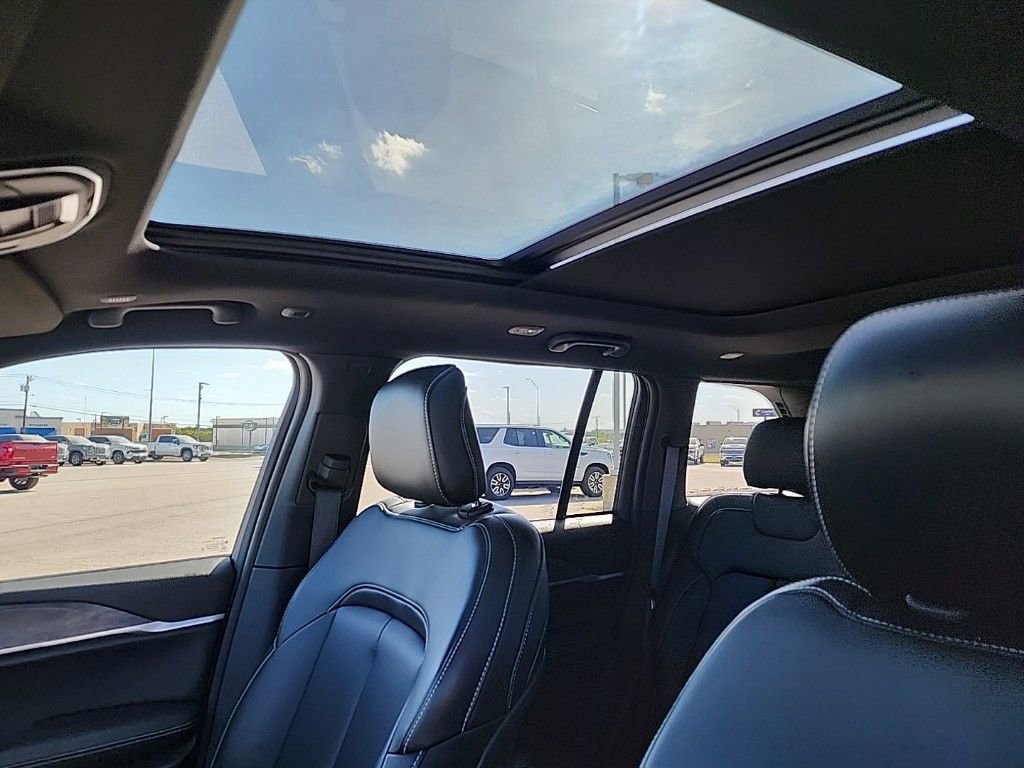 Used 2024 Jeep Grand Cherokee Limited image 8