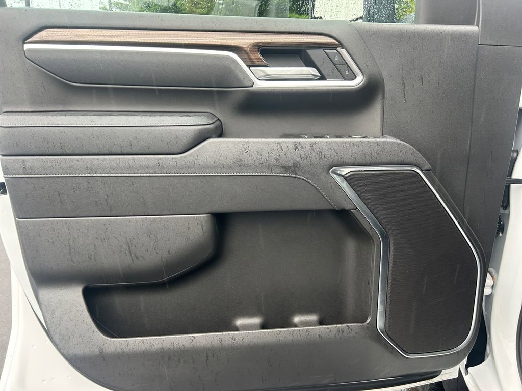 Used 2025 Chevrolet Silverado 3500 LT image 22