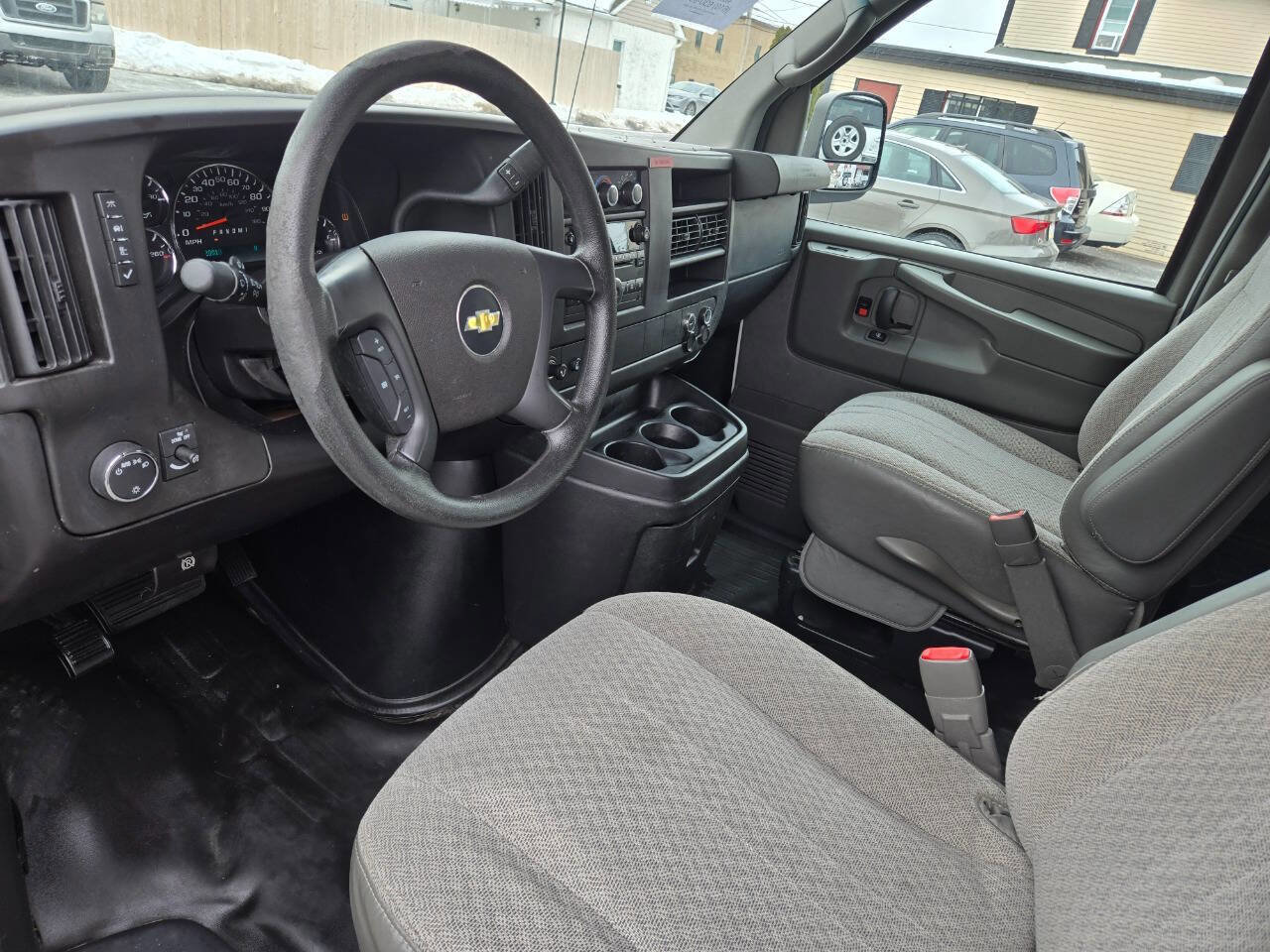 Used 2013 Chevrolet Express 3500 Extended RWD image 12