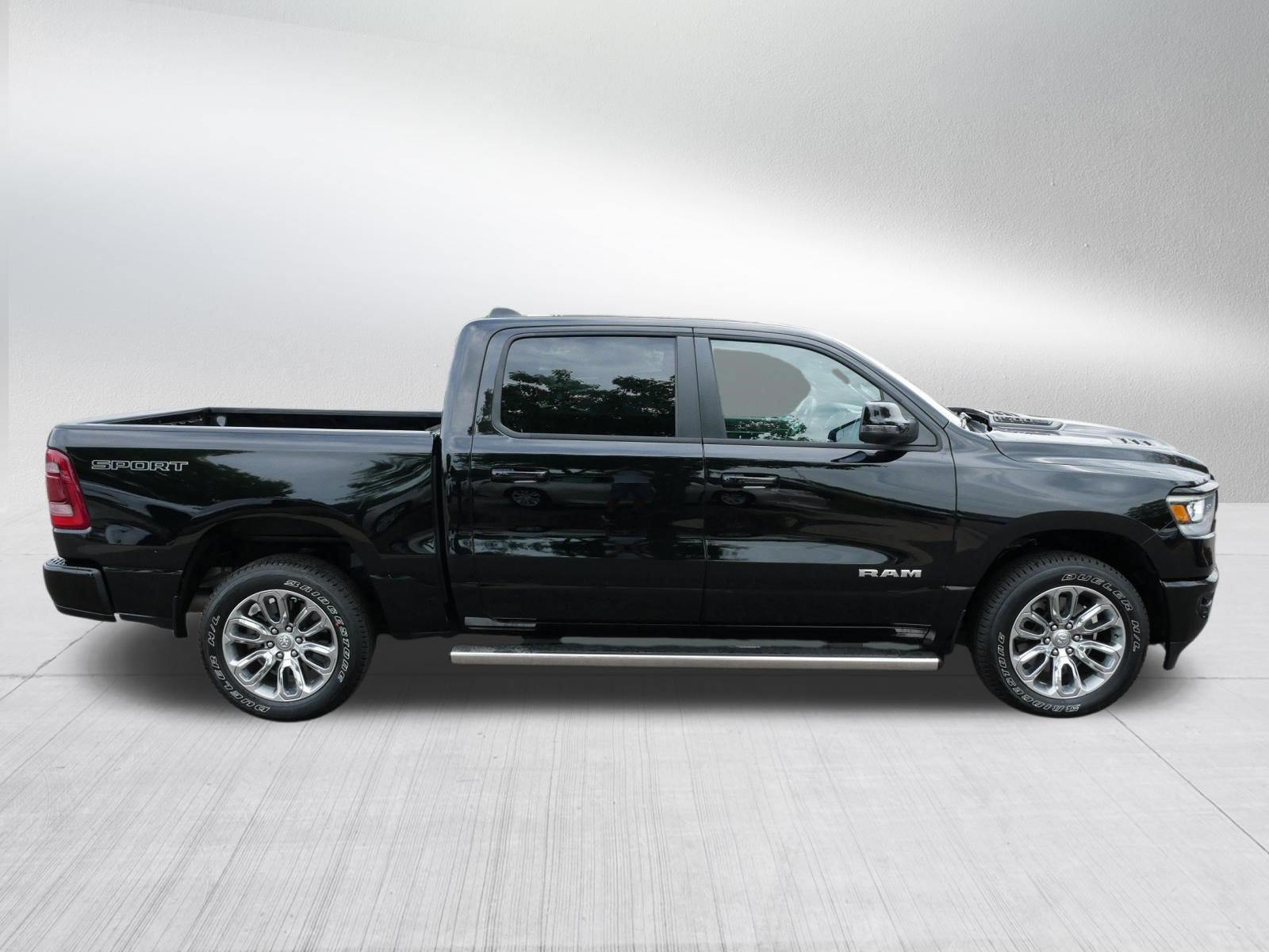 Used 2023 RAM 1500 Laramie AWD/4WD image 8