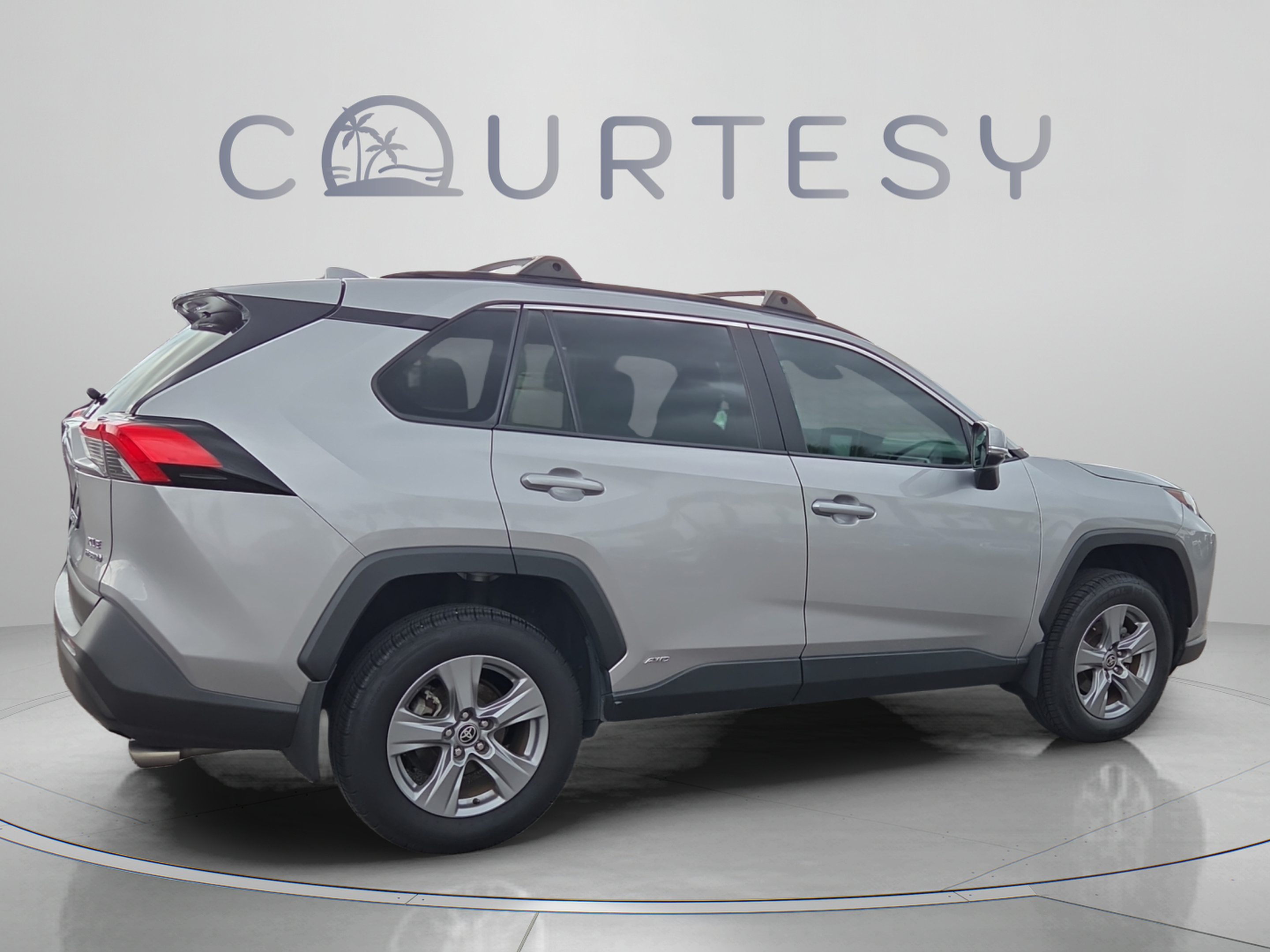 Used 2022 Toyota RAV4 XLE w/ Convenience Package AWD/4WD image 5