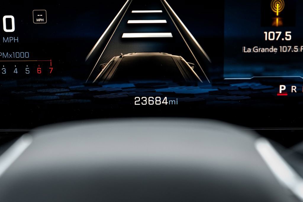 Used 2025 Chevrolet Suburban LS image 16