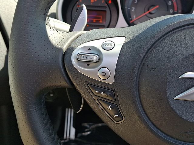 Used 2018 Nissan 370Z Touring Sport RWD image 19