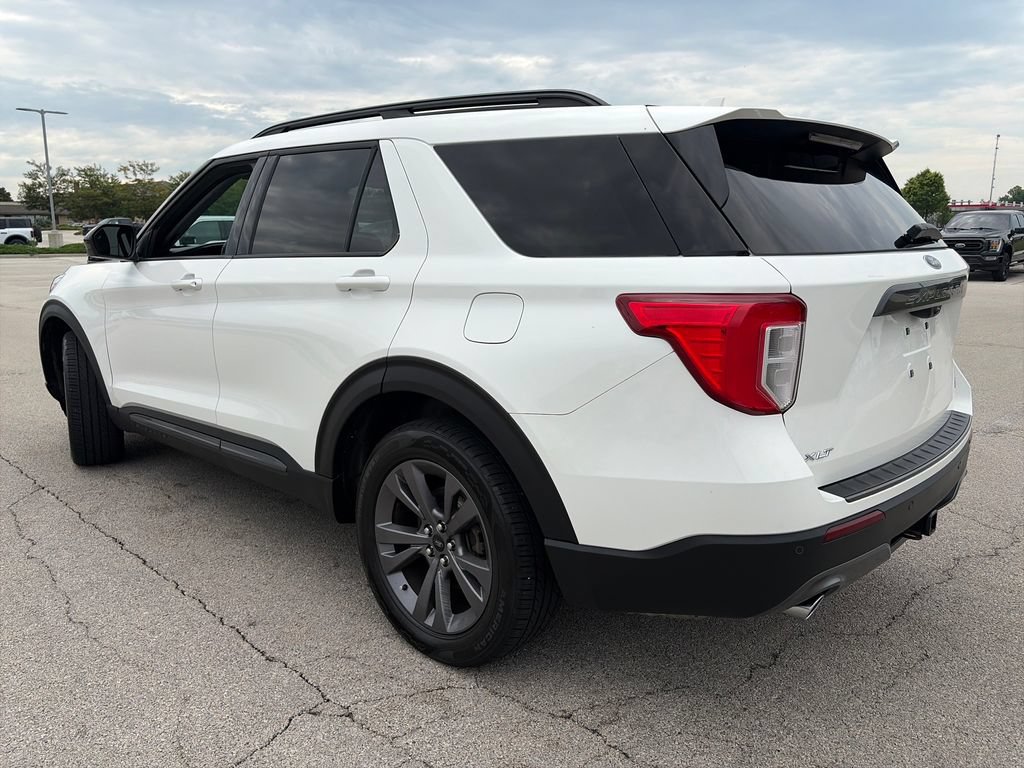 Used 2023 Ford Explorer XLT w/ Equipment Group 202A AWD/4WD image 5