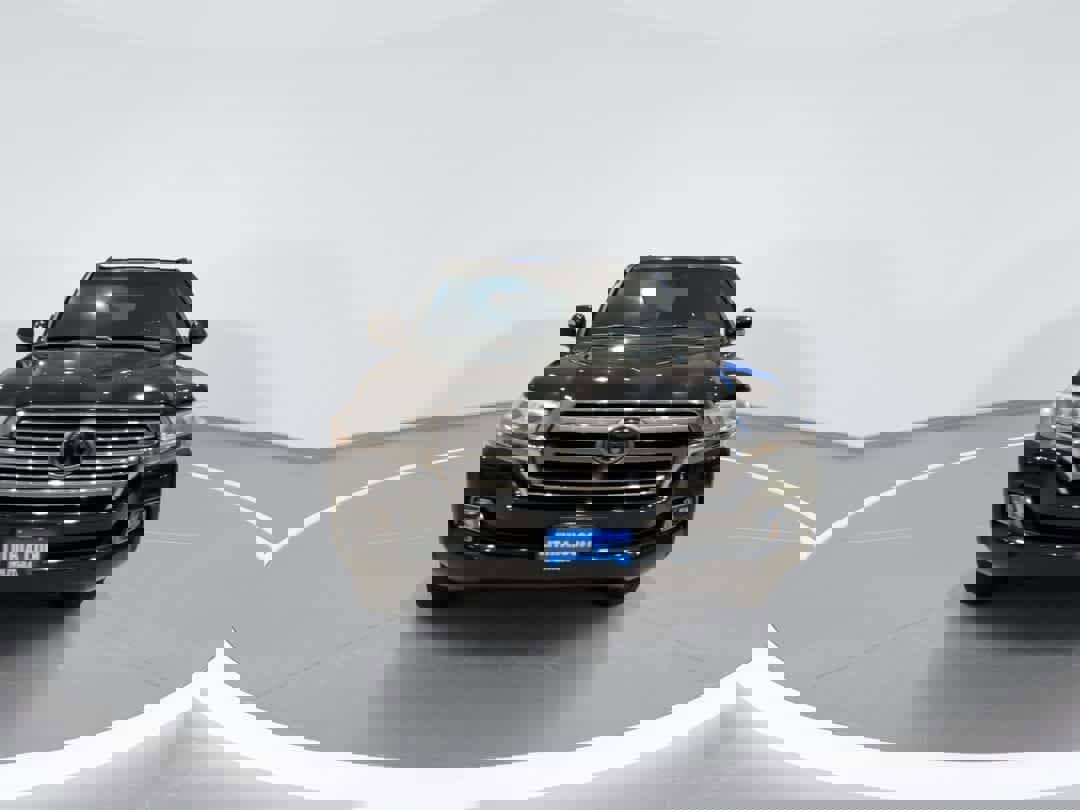 Used 2019 Toyota Land Cruiser image 3