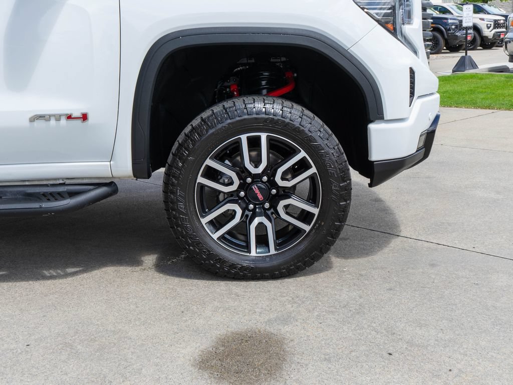 Used 2023 GMC Sierra 1500 AT4 w/ AT4 Premium Package AWD/4WD image 39