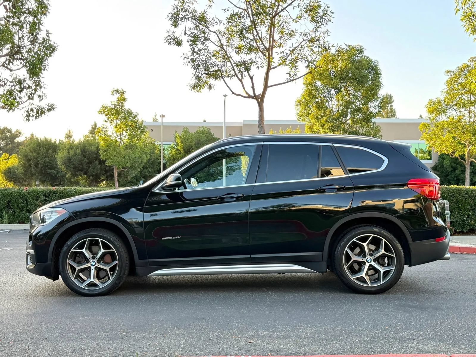 Used 2018 BMW X1 sDrive28i FWD image 7
