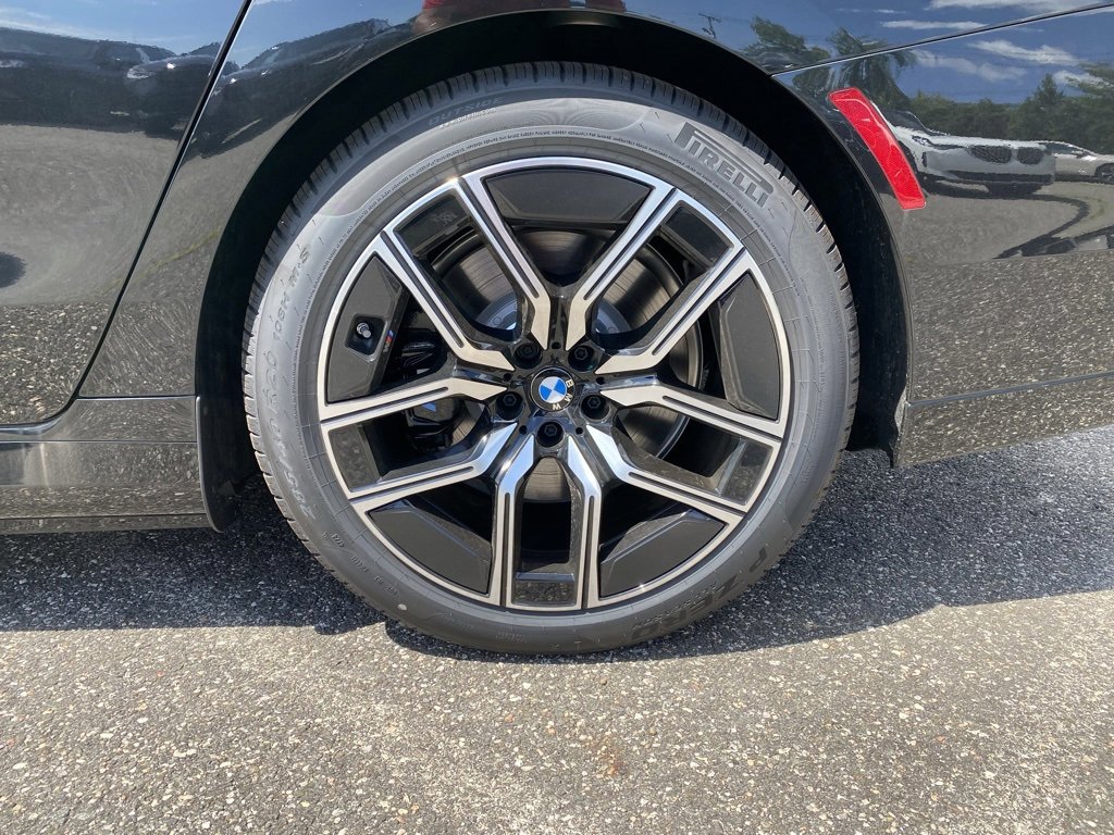 New 2025 BMW i7 xDrive60 image 5